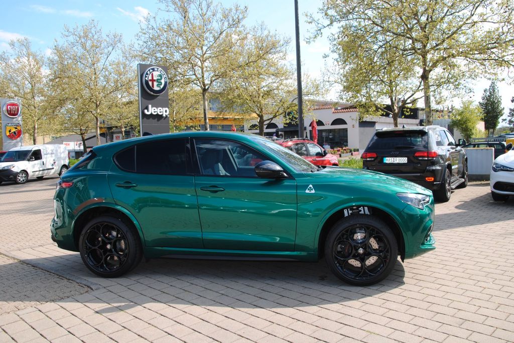 Alfa Romeo Stelvio 2025