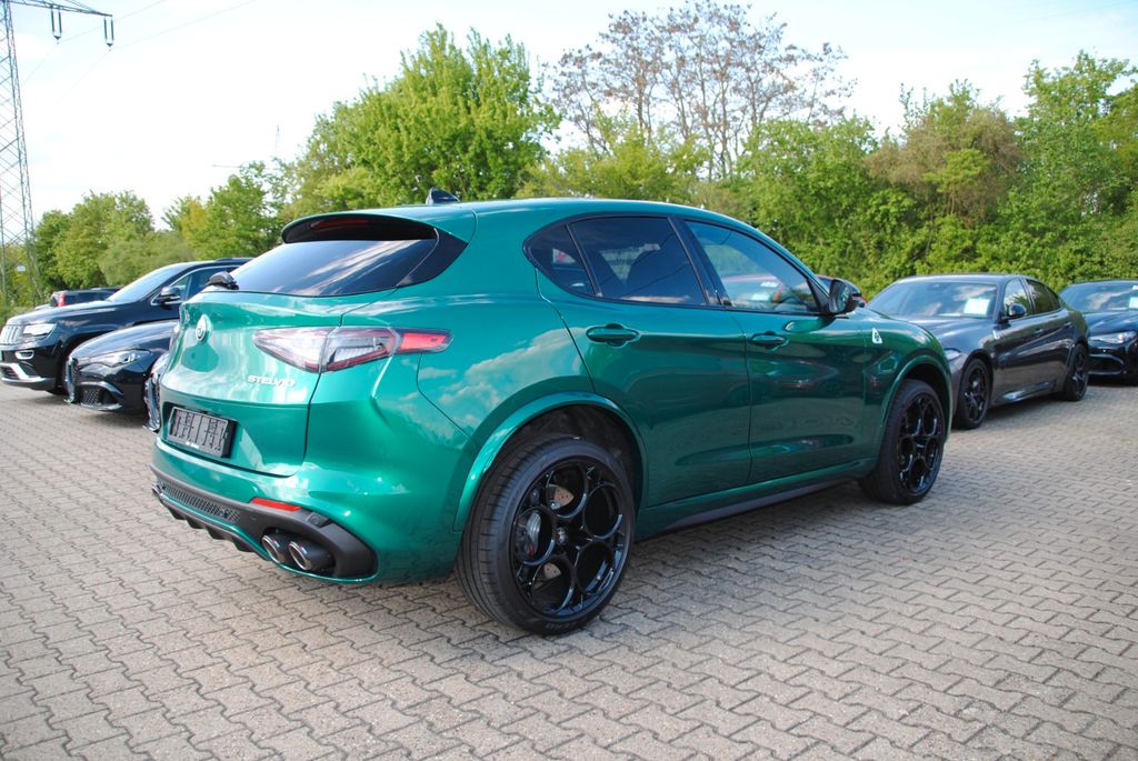 Alfa Romeo Stelvio 2025