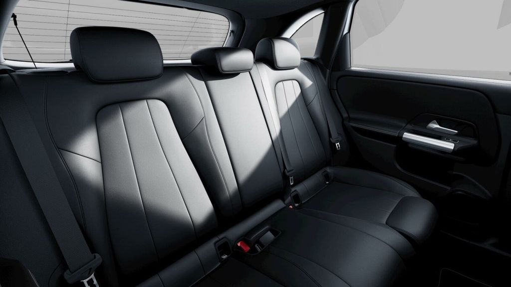 Mercedes-Benz B 180 2024