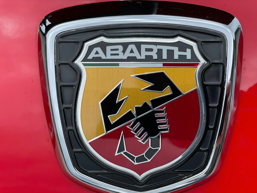 Abarth 695 2010