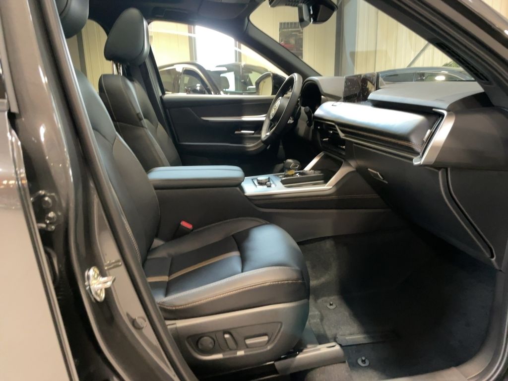 Mazda CX-60 2025