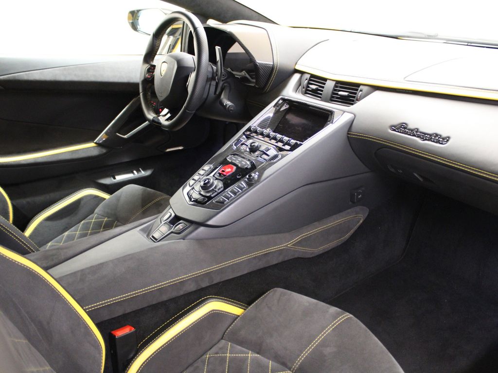 Lamborghini Aventador 2018