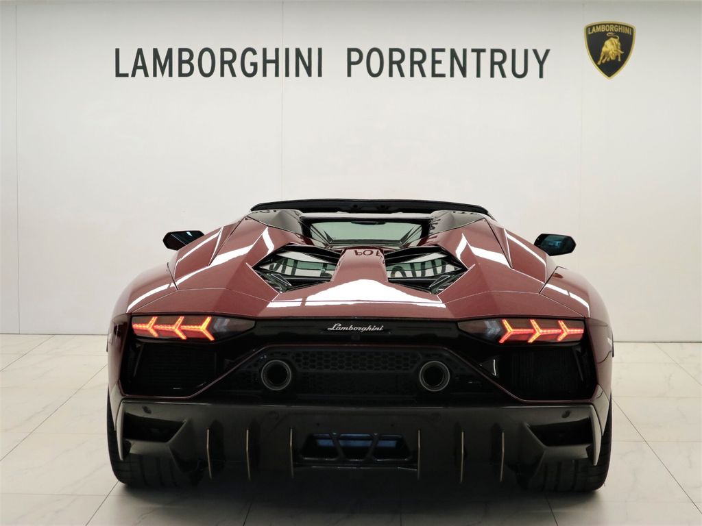 Lamborghini Aventador 2022