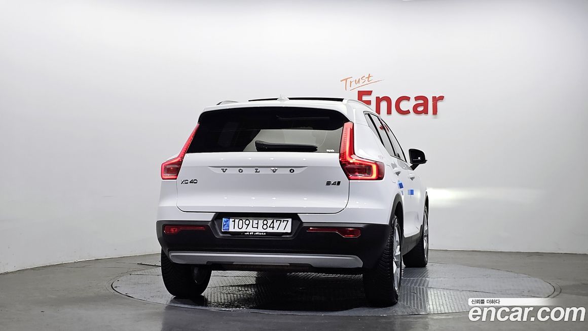 Volvo XC40 2021