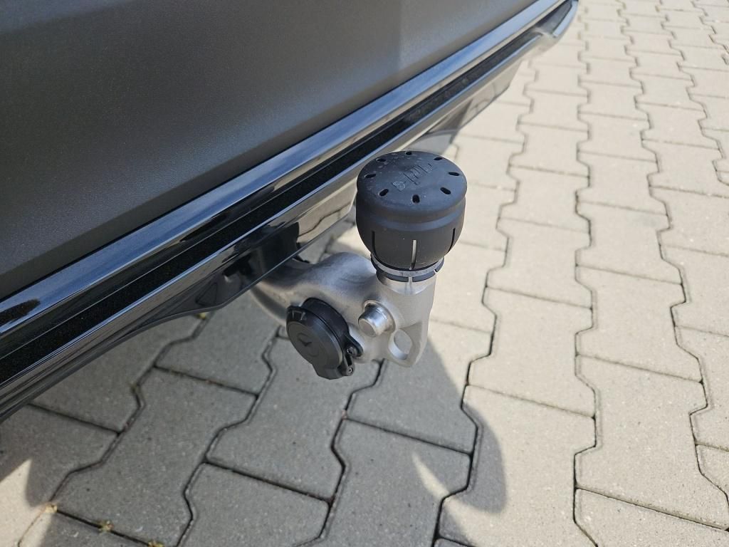 Mercedes-Benz E 300 2025