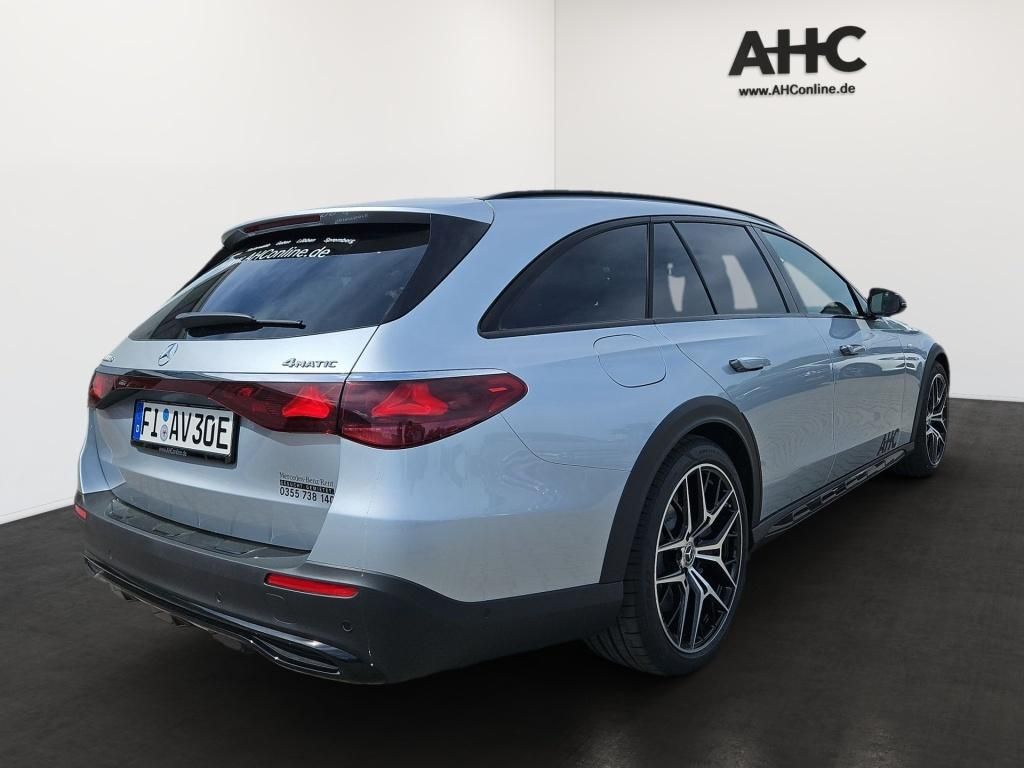 Mercedes-Benz E 300 2025