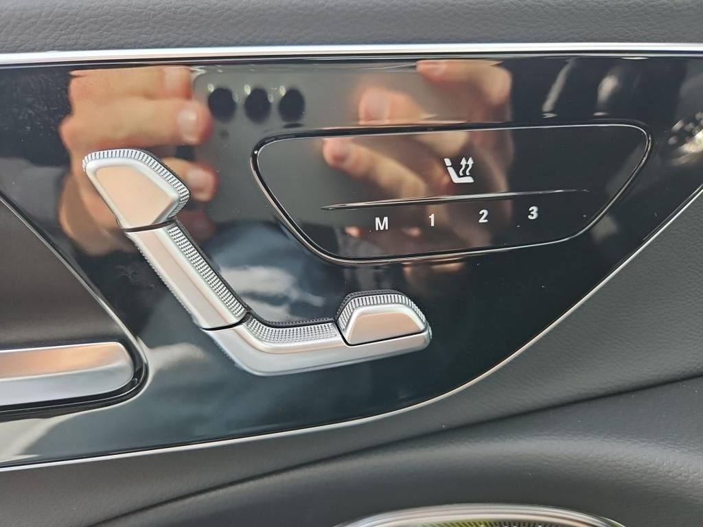 Mercedes-Benz E 300 2025