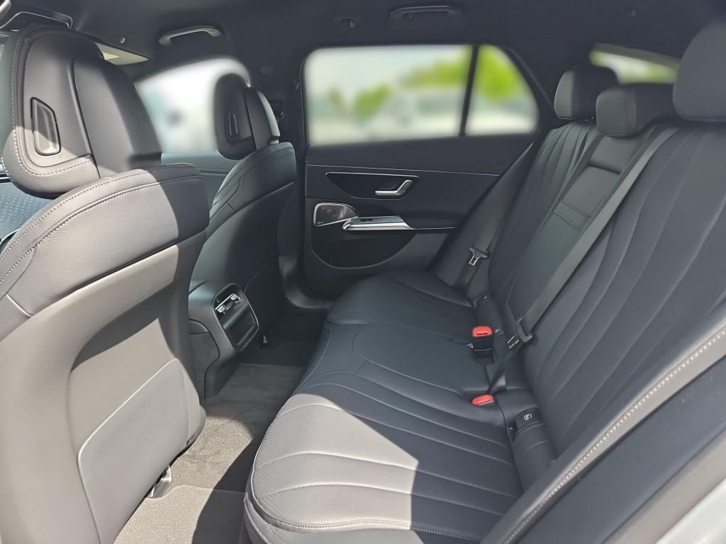 Mercedes-Benz E 300 2025