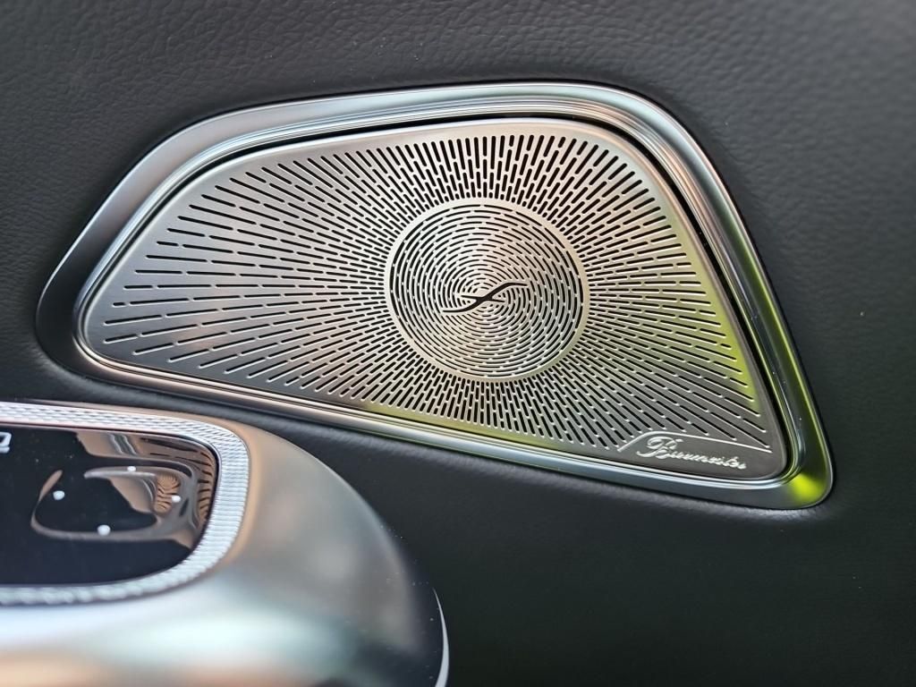 Mercedes-Benz E 300 2025