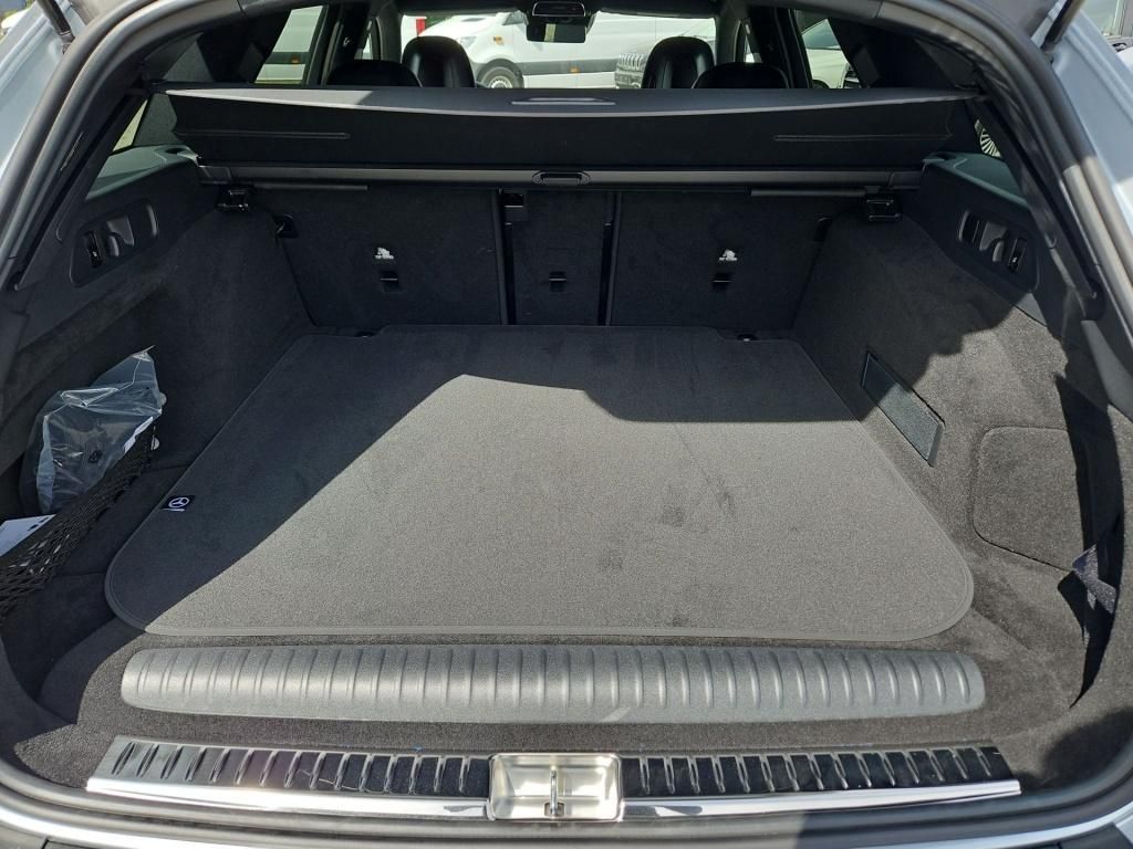 Mercedes-Benz E 300 2025