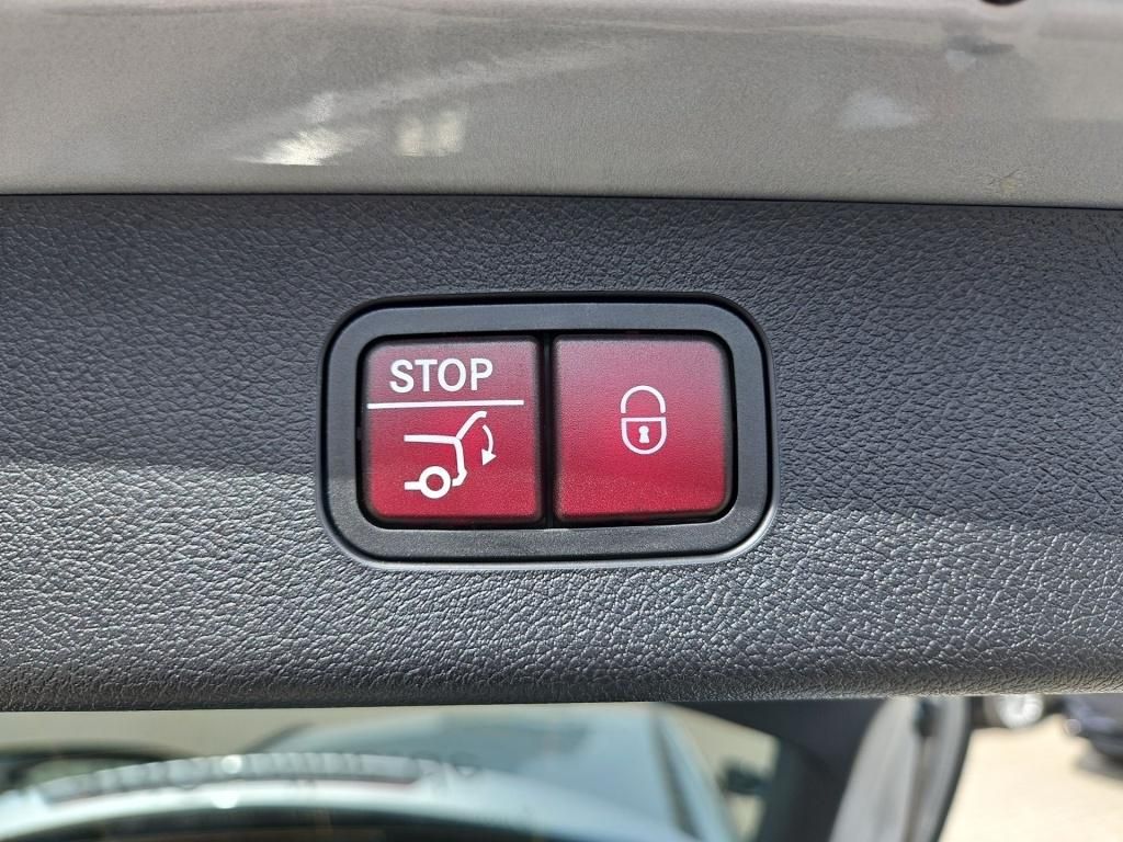 Mercedes-Benz E 300 2025