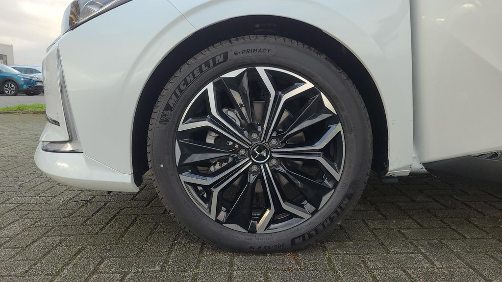 DS Automobiles DS4 2025