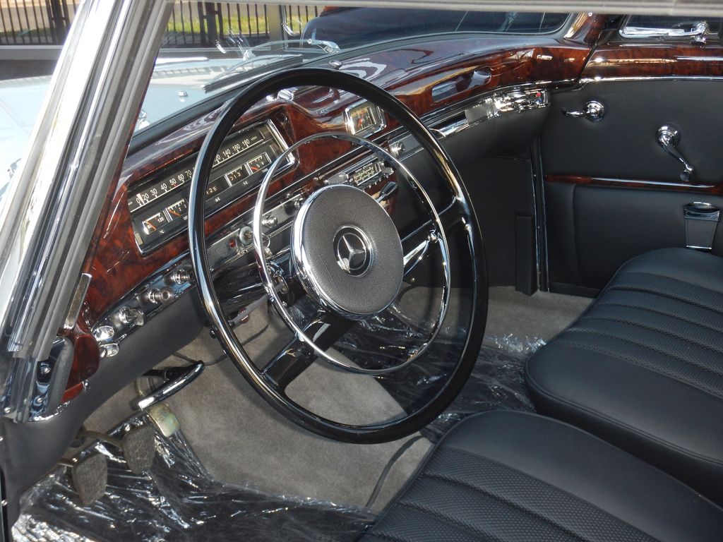 Mercedes-Benz 220 1960