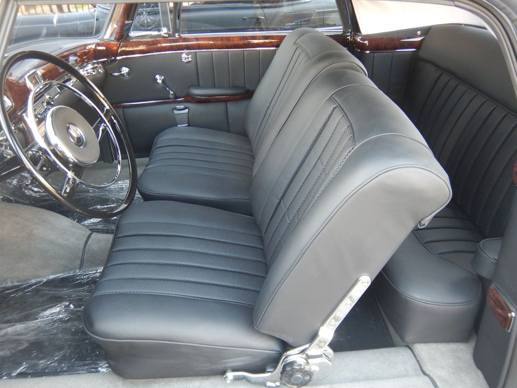 Mercedes-Benz 220 1960