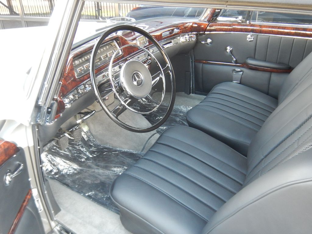 Mercedes-Benz 220 1960