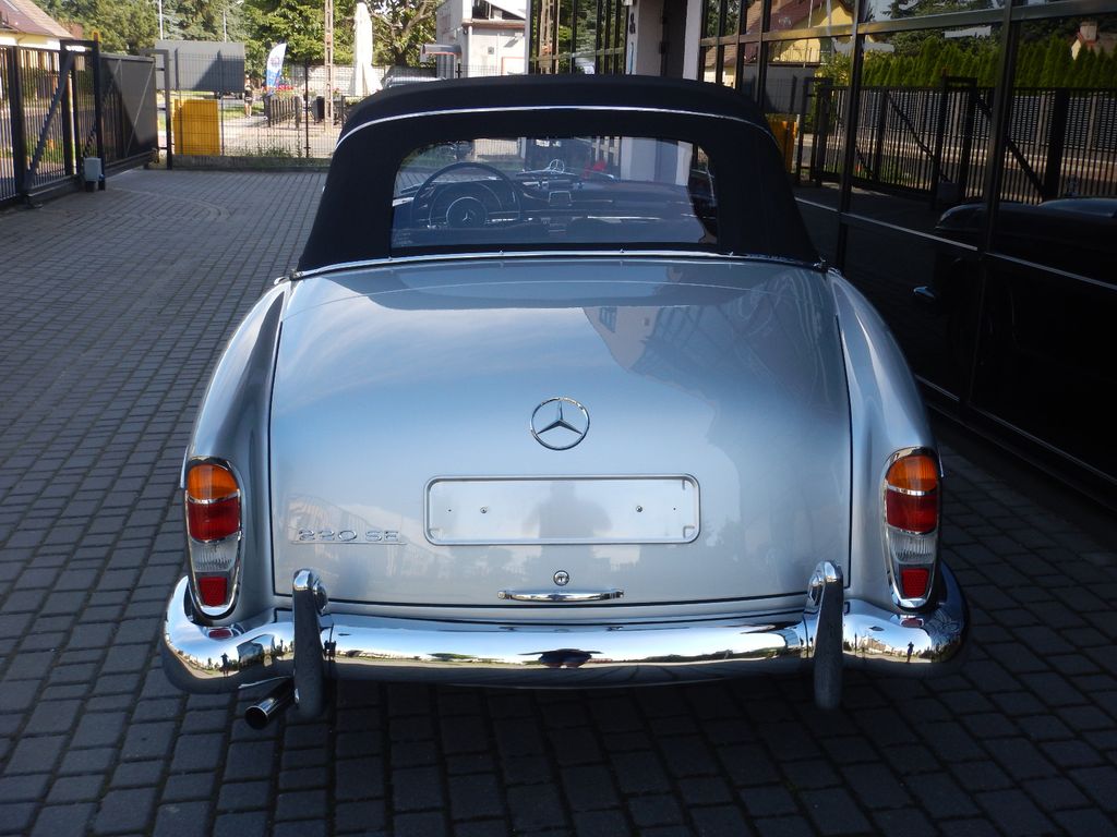 Mercedes-Benz 220 1960