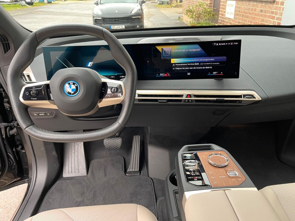 BMW iX 2022