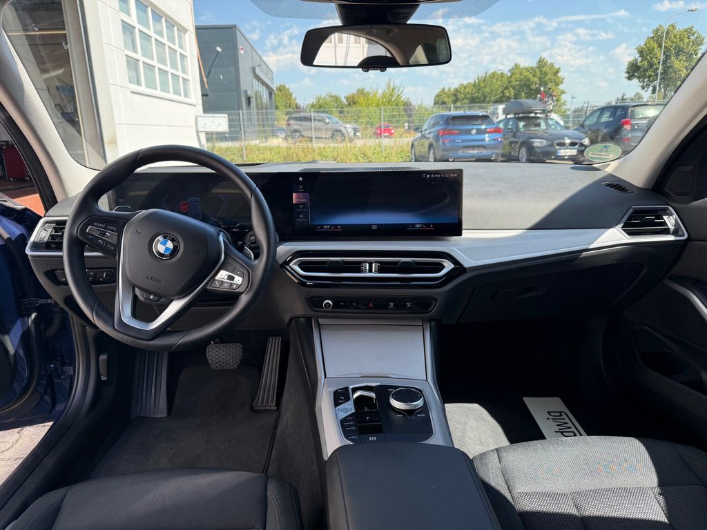 BMW 318 2022
