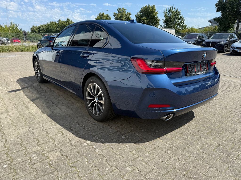 BMW 318 2022