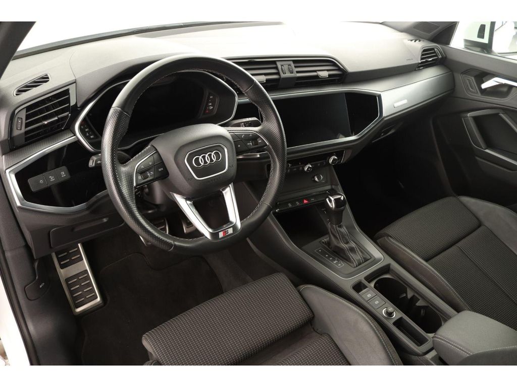 Audi Q3 2021
