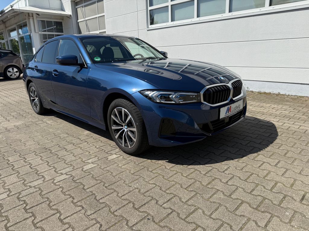 BMW 318 2022