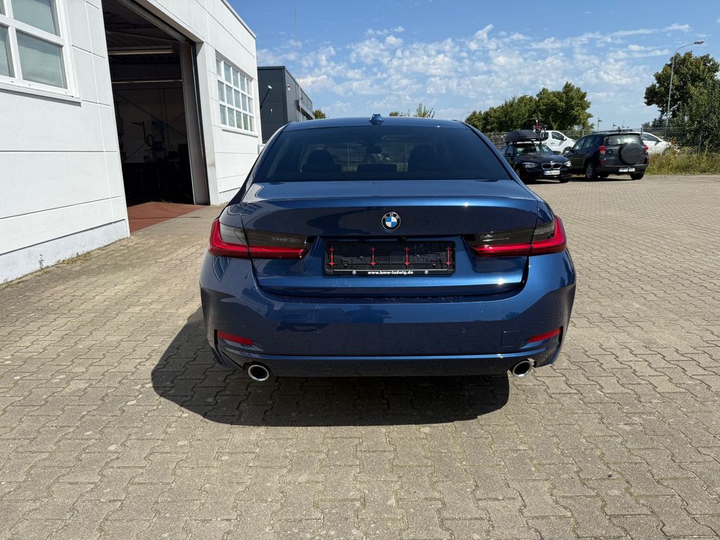 BMW 318 2022