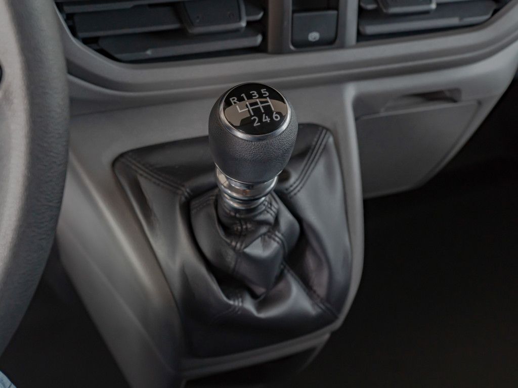 Volkswagen T7 Transporter