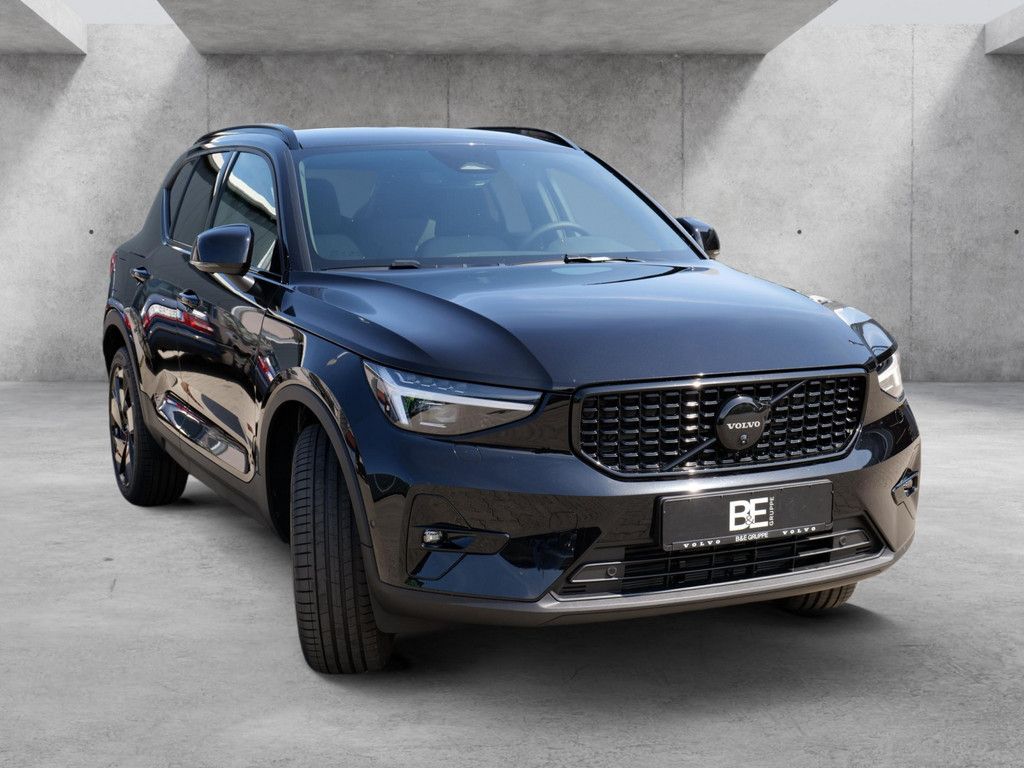 Volvo XC40 2025