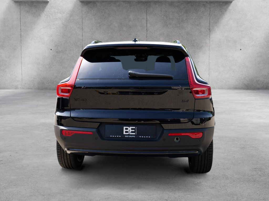 Volvo XC40 2025