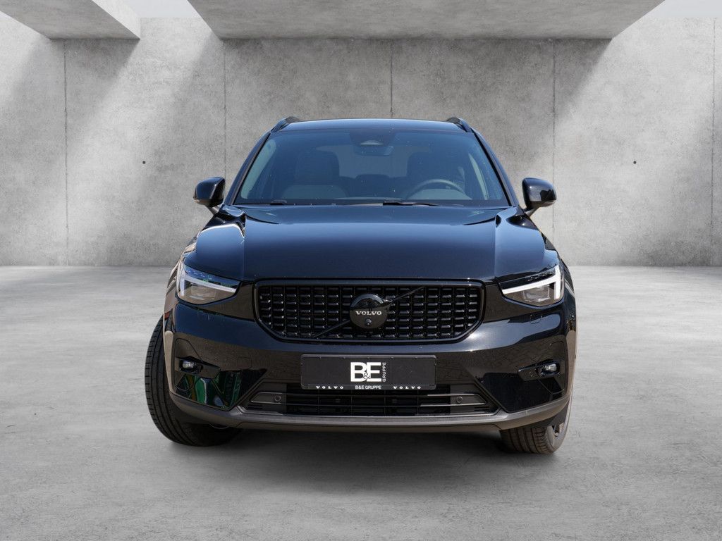 Volvo XC40 2025
