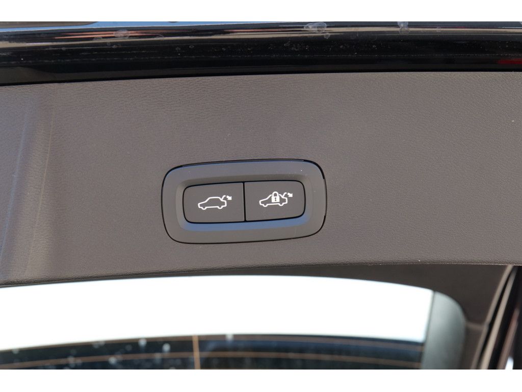Volvo XC40 2025