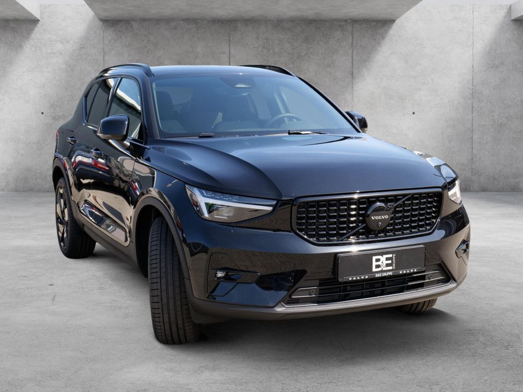 Volvo XC40 2025