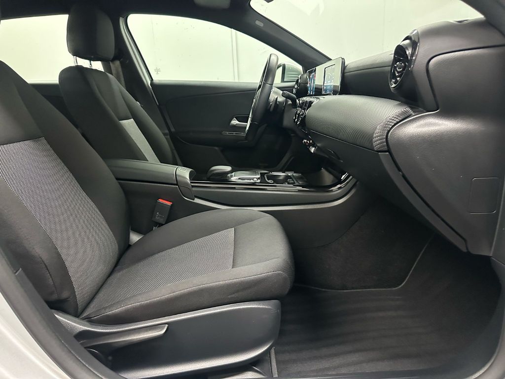 Mercedes-Benz A 200 2022