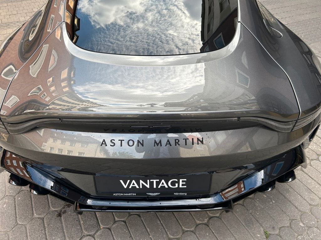 Aston Martin V8 Vantage 2024