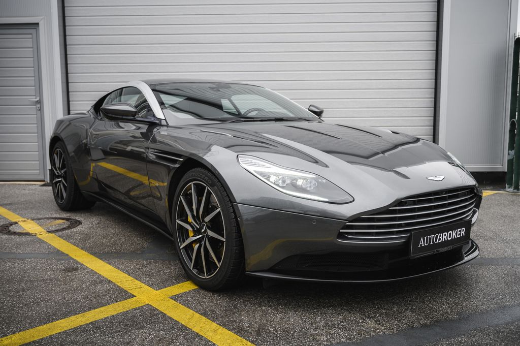 Aston Martin DB11 2017
