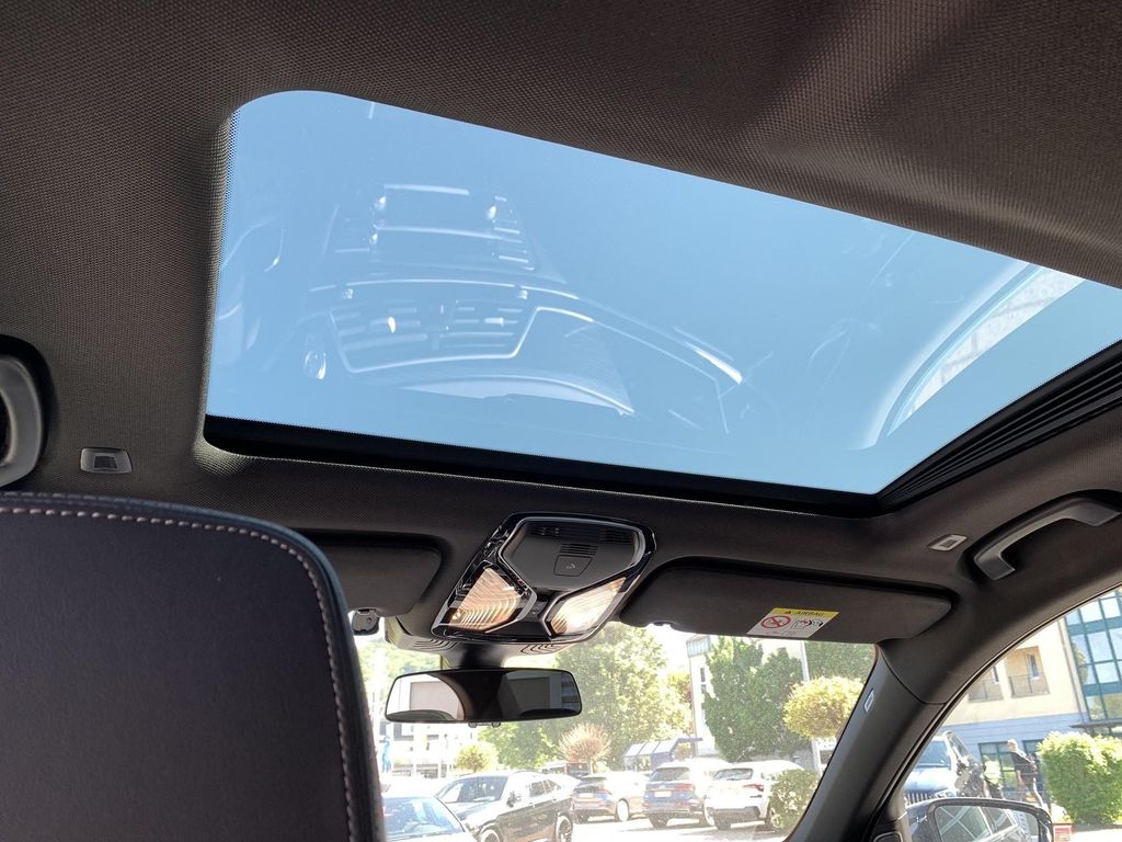 BMW 750 2019