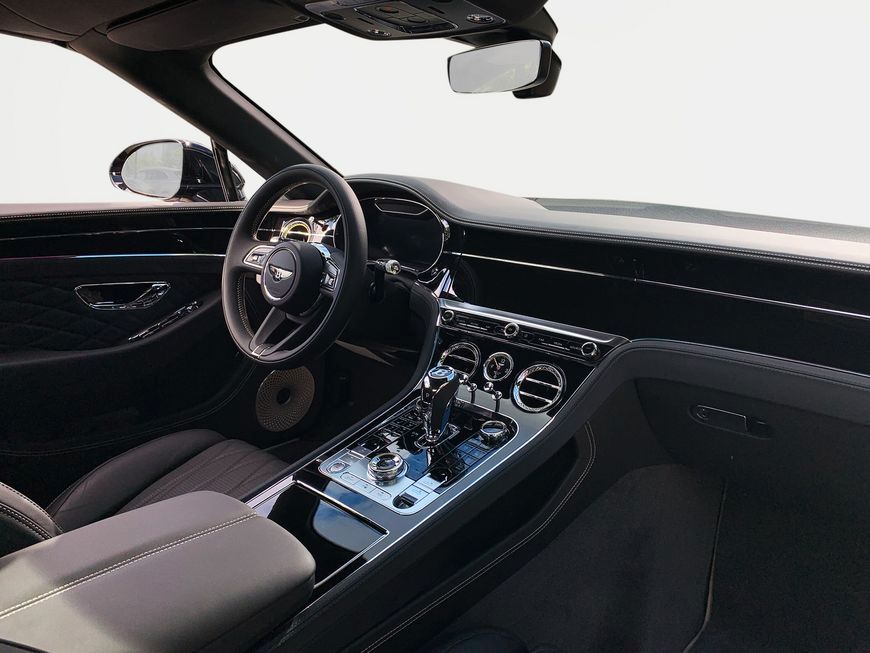 Bentley Continental GTC 2024