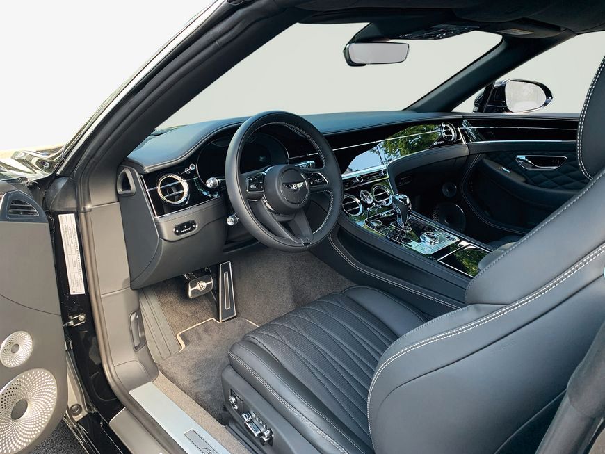 Bentley Continental GTC 2024