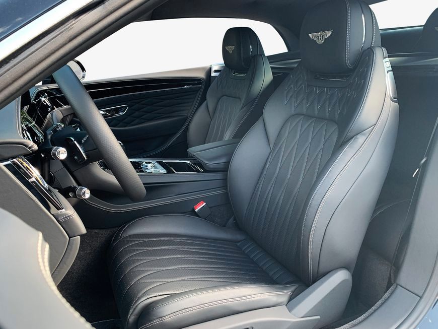 Bentley Continental GTC 2024