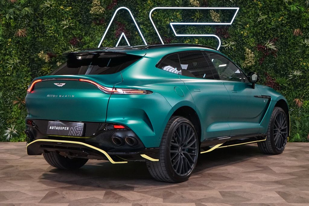 Aston Martin DBX 2024
