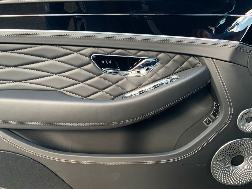 Bentley Continental GTC 2024
