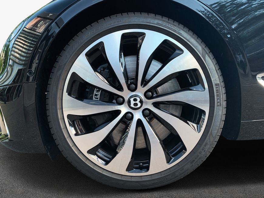 Bentley Continental GTC 2024