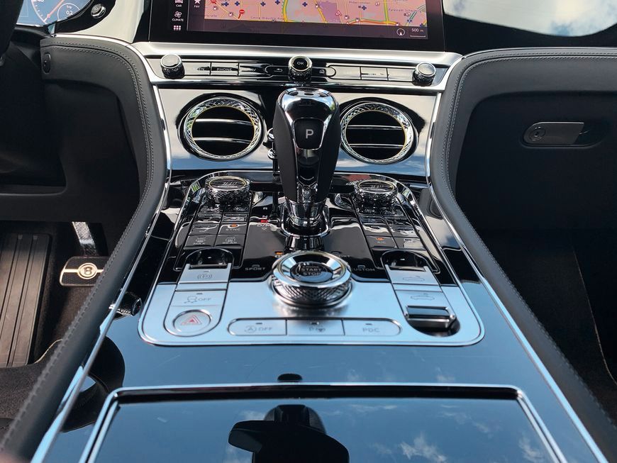 Bentley Continental GTC 2024