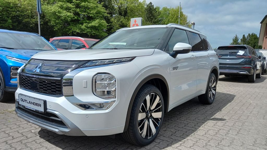 Mitsubishi Plug-in Hybrid Outlander 2025