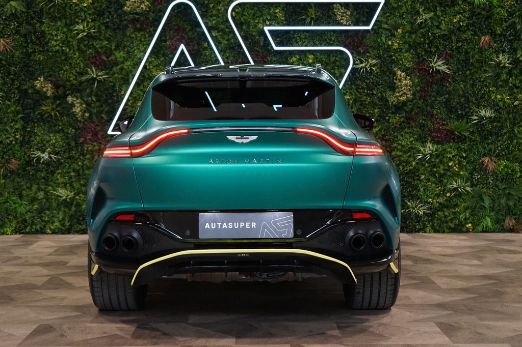 Aston Martin DBX 2024