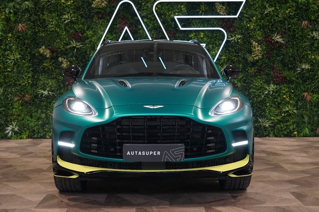Aston Martin DBX 2024
