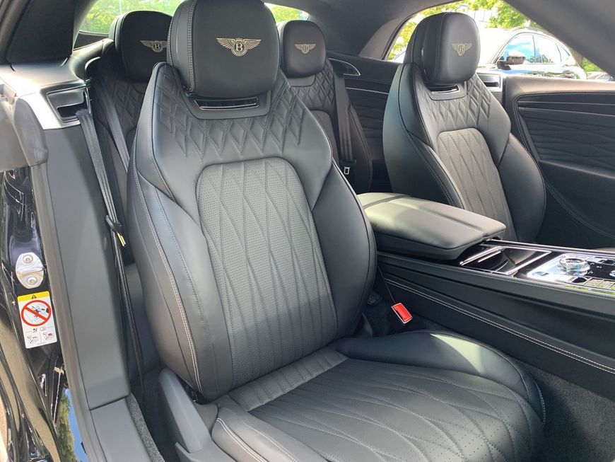 Bentley Continental GTC 2024