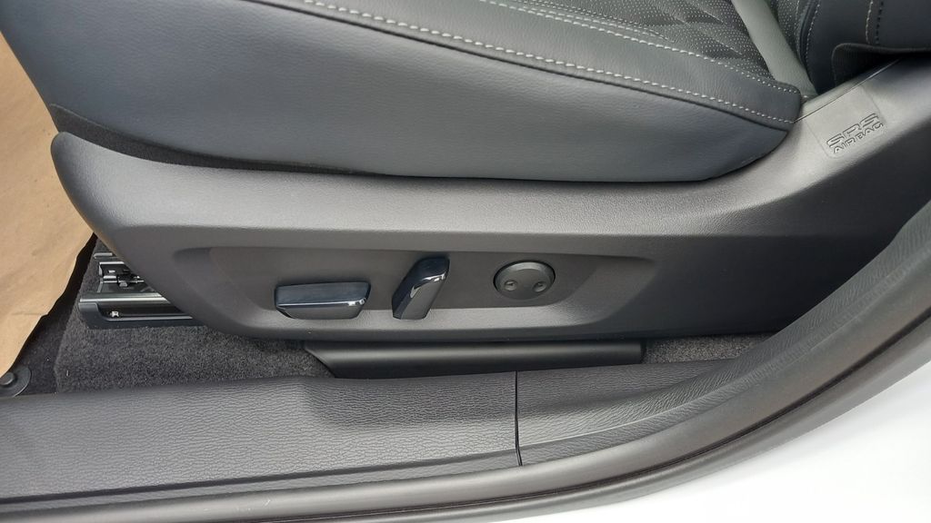 Mitsubishi Plug-in Hybrid Outlander 2025