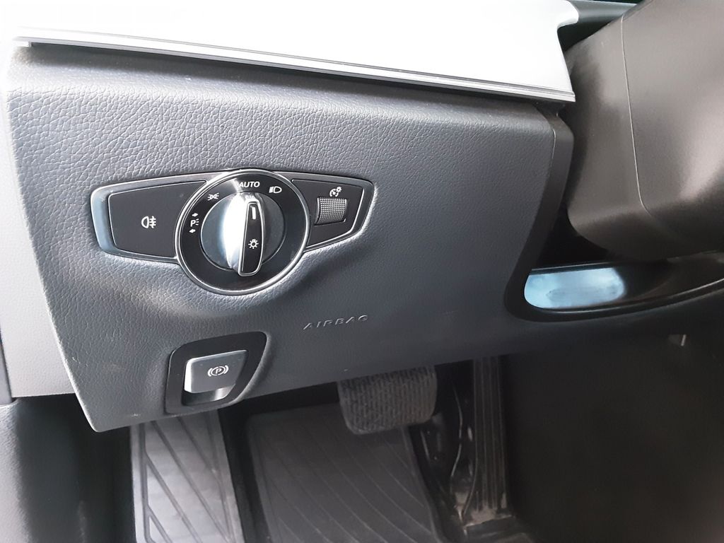 Mercedes-Benz E 220 2021