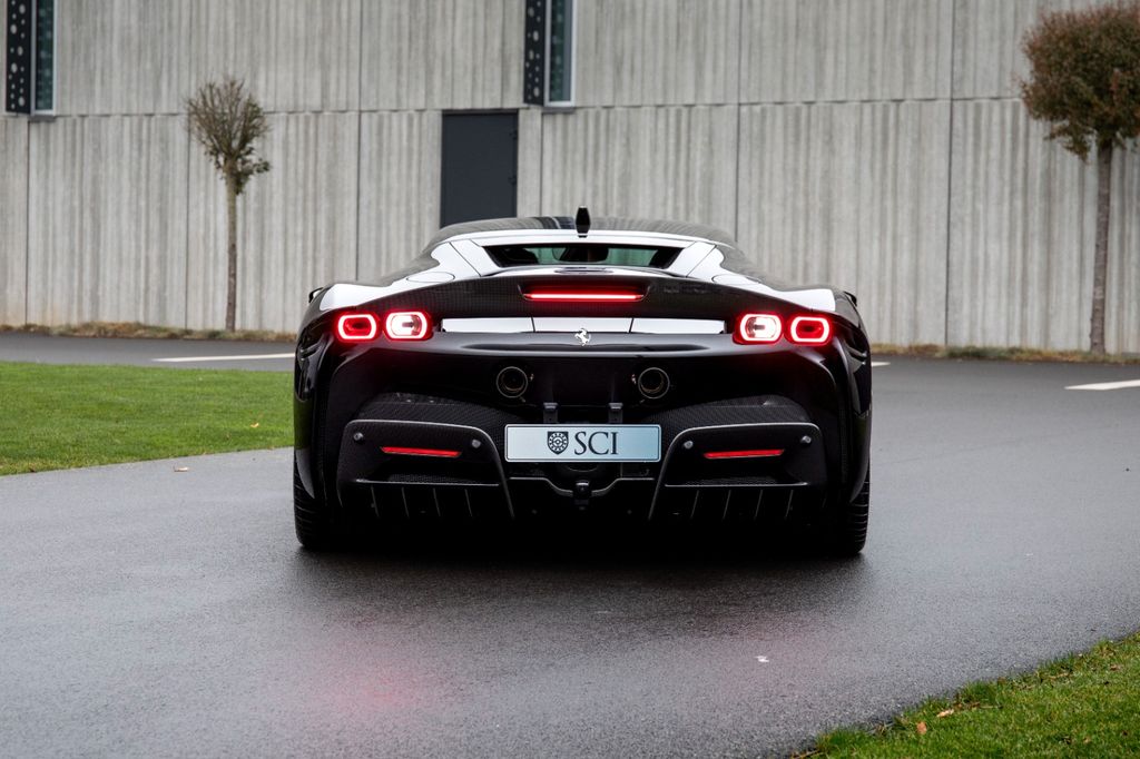 Ferrari SF90 2024